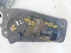 CITROEN BERLINGO PARTNER I 1.9 D 01r MECHANIZM WYCIERACZEK PRZÓD 9642210780