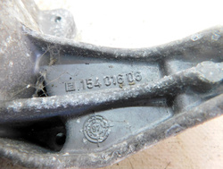 MERCEDES CLK W208 98r PODSTAWA ŁĄCZNIK PRZEPUSTNICY 15401606