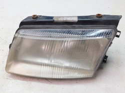 VW PASSAT B5 1.6 97r - LAMPA LEWY PRZÓD