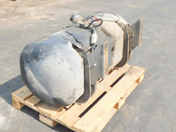 ECONIC 957.661 ACTROS  MP2/3 ZBIORNIK PALIWA BAK OBEJMY 220L 120X60X60CM