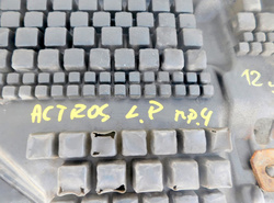 MB ACTROS MP4 12r EURO 5 OSŁONA WYGŁUSZENIE LEWE 