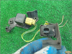 SUZUKI GRAND VITARA 02r CZUJNIK UDERZENIOWY PRAWY