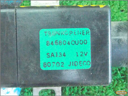 NISSAN MAXIMA QX 3.0 V6 98r  ZAMEK SIŁOWNIK KLAPKI