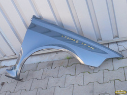 RENAULT LAGUNA II 01r HB - BŁOTNIK PRAWY 