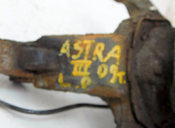 OPEL ASTRA H III 1.4 09 GTC ZWROTNICA PIASTA LEWY PRZÓD 