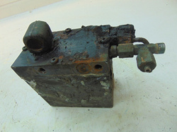 VOLVO FL6 220 03r POMPKA PODNOSZENIA KABINY 