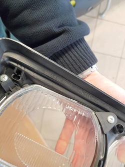 KLOSZ LAMPY PRZÓD LEWY BMW Serii 3 E36 1990r- DEPO