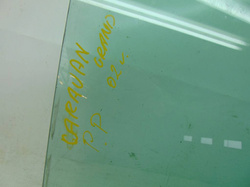 DODGE GRAND CARAVAN 2002r SZYBA DRZWI PRZÓD PRAWY