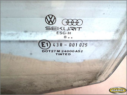 VW PASSAT B3  KOMBI - SZYBA LEWA TYŁ
