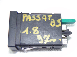 VW PASSAT B5 1997r PRZEŁĄCZNIK PODGRZEWANIA FOTELA