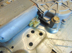 VOLVO FH12 96r PODNOŚNIK SZYBY PRAWEJ