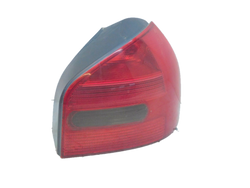 AUDI A3 8L 1.6 96-03r LAMPA PRAWY TYŁ 
