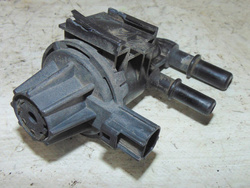 FOCUS Mk1 2.0 USA 06R ELEKTROZAWÓR  7U5A9G641DA