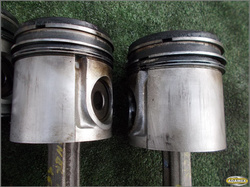 RENAULT MIDLINER M 210 6.2 96r - TŁOK Z KORBOWODEM