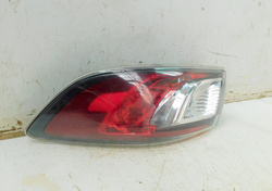 MAZDA 3 II BL 2012r 2.0 B  SEDAN LAMPA PRAWY TYŁ Z BŁOTNIKA