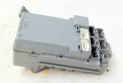 HONDA CIVIC VII 1.4 02r SKRZYNKA BEZPIECZNIKÓW 3820A-S6A-G100