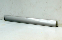 MERCEDES W210 LIFT SEDAN 2.2 CDI 01r LISTWA DRZWI PRAWY TYŁ A2106909262