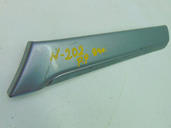 MERCEDES W202 2.0 94r LISTWA BŁOTNIKA PRAWY PRZÓD