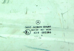 MERCEDES ECONIC 03r SZYBA PRZEDNIA CZOŁOWA 