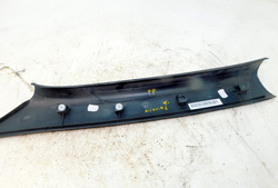 SKODA OCTAVIA II 2005r OSŁONA SŁUPKA A PRAWY PRZÓD CZARNA RS