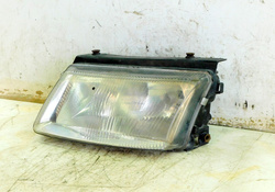 VW PASSAT B5 1.9 TDI 98r LAMPA REFLEKTOR  LEWY PRZÓD 