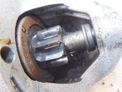 AUDI A4  B5 1.9 TDI ROZRUSZNIK 06B911023