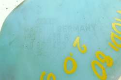 AUDI 80 B4 2.0 93r ZBIORNIK ZBIORNICZEK SPRYSKIWACZY 8A0955453A 