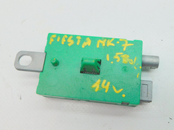 FORD FIESTA Mk7 1.5TDCI 2014r WZMACNIACZ ANTENY