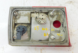 AUDI 80 B4 2.0 93r LAMPA LEWA TYŁ W KLAPĘ SEDAN 