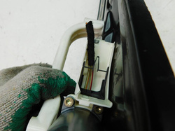 DISCOVERY III L319 04r PODNOŚNIK SZYBY TYŁ LEWY