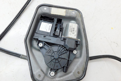 VW GOLF V 1.9TDI 04r PODNOŚNIK MECHANIZM PODNOSZENIA SZYBY PRAWY PRZÓD