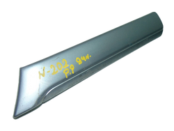 MERCEDES W202 2.0 94r LISTWA BŁOTNIKA PRAWY PRZÓD