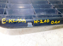 MERCEDES W210 LIFT KOMBI 2.7 01r GRILL ATRAPA CHŁODNICY 