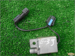 BMW E39 2.0B 1996r WZMACNIACZ ANTENY 6524-8362532