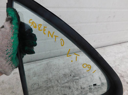 KIA SORENTO I 2009r SZYBA DRZWI LEWY TYŁ