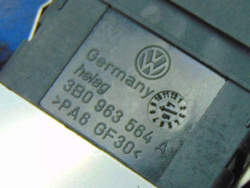 VW PASSAT B5 1997r PRZEŁĄCZNIK PODGRZEWANIA FOTELA