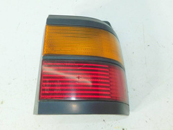 VW PASSAT B3 92r KOMBI LAMPA PRAWA TYŁ KAROSERYJNA