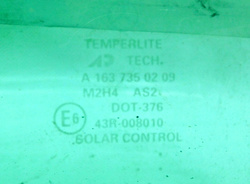 MERCEDES ML W163 2.7 CDI 00r SZYBA DRZWI PRAWY TYŁ TRÓJKĄT  