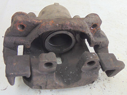 BMW E39 520 2.0 96r ZACISK PRAWY PRZÓD