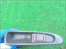 VOLVO V40 1.9TD 98r - PRZEŁĄCZNIK SZYBY PRAWY