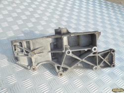 VW PASSAT B5 FL 2.0 01r - ŁAPA MOCOWANIE OBUDOWA