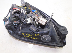 HYUNDAI TUCSON 2005r LAMPA LEWY PRZÓD