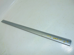 MERCEDES W202 2.0 94r LISTWA DRZWI PRZÓD LEWY