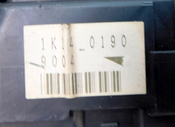 VOLVO V40 S40 1.9D 02r SKRZYNKA BEZPIECZNIKÓW 30889989