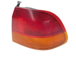 HONDA CIVIC VI 1.5 00r SED LAMPA PRAWY TYŁ