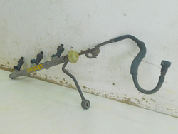 LEXUS RX 300 2001r 97-03 4x4 LISTWA WTRYSKOWA WTRYSKIWACZE 