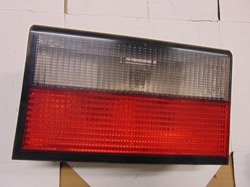 CITROEN XANTIA I 97r HB LAMPA W KLAPĘ PRAWY TYŁ