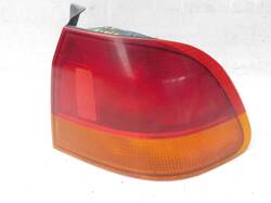 HONDA CIVIC VI 1.5 00r SED LAMPA PRAWY TYŁ