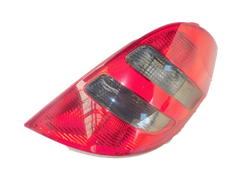 MERCEDES A W169 1.5 LAMPA PRAWA TYLNA 