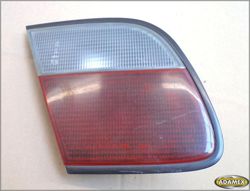 NISSAN ALMERA N15 1.4 97r hb LAMPA LEWY TYŁ